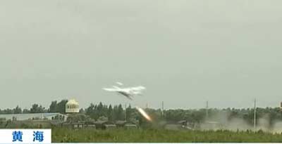 演習(xí)利用炮兵偵校雷達(dá)、無人機(jī)等裝備進(jìn)行戰(zhàn)場情報偵察，有效提升了戰(zhàn)場透明度和信息交換。資料圖
