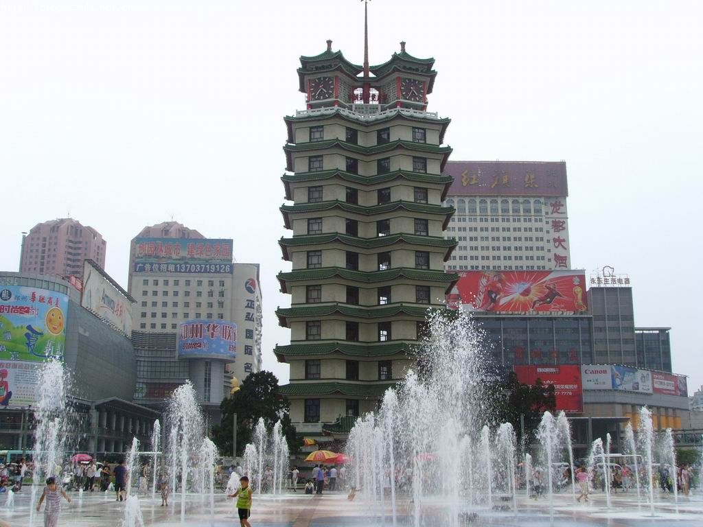 100萬能買什么房:國內二三線城市蝸居生活揭秘