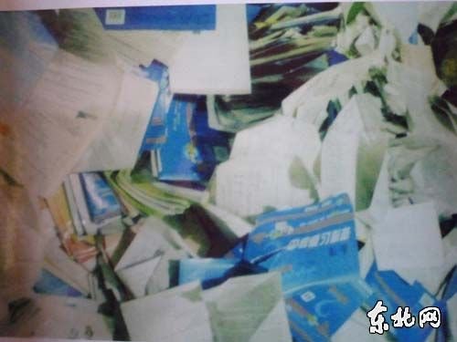 中學逃避紀委檢查違規收費燒書