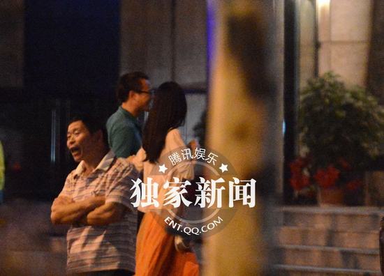 吳秀波桃花運不斷 深夜會靚麗神秘女