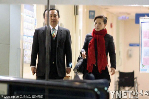 鄧超獨自帶子顯無奈 揭其婚后無地位變奶爸