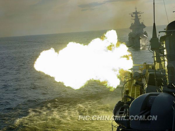 資料圖：南海艦隊(duì)某機(jī)動(dòng)岸導(dǎo)團(tuán)正在某合同對(duì)海攻擊演練中實(shí)射導(dǎo)彈。