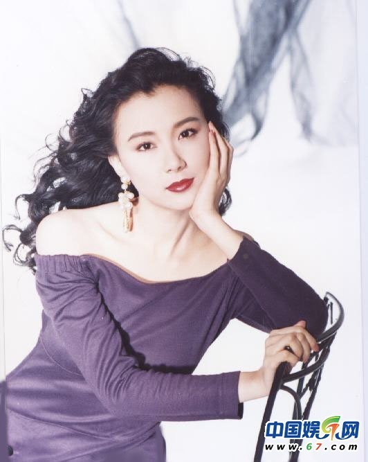 女星保養過度臉部僵硬似假人