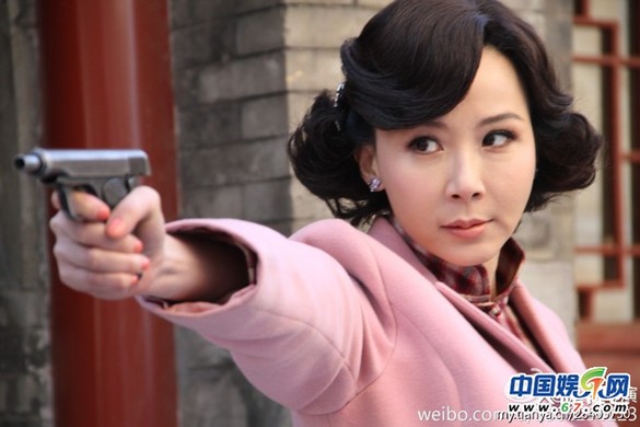 女星保養過度臉部僵硬似假人