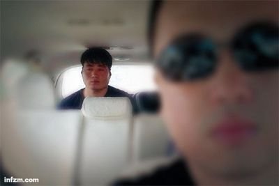 被警察從家中帶走前，蔡洋還不明白自己闖了什么禍。“網上對我一半支持一半反對。”他對母親說。 （