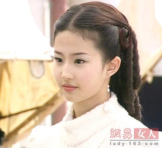 扒劉亦菲經典造型 妹妹照片曝光