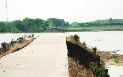 江蘇鎮江洲堤坍塌