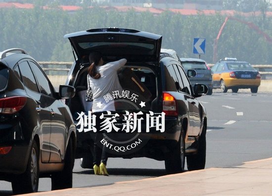　隨著章子怡與撒貝寧戀情的曝光，小撒搭上了國際巨星，經緯則也找到了自己的真愛。