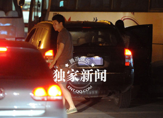 　隨著章子怡與撒貝寧戀情的曝光，小撒搭上了國際巨星，經緯則也找到了自己的真愛。
