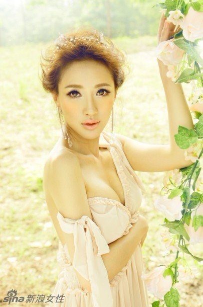 潘粵明起訴董潔團隊誹謗 恩愛夫妻怒目相向