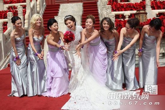 葉劍英孫女性感亮相 萬(wàn)里孫女萬(wàn)寶寶透視裝爭(zhēng)艷