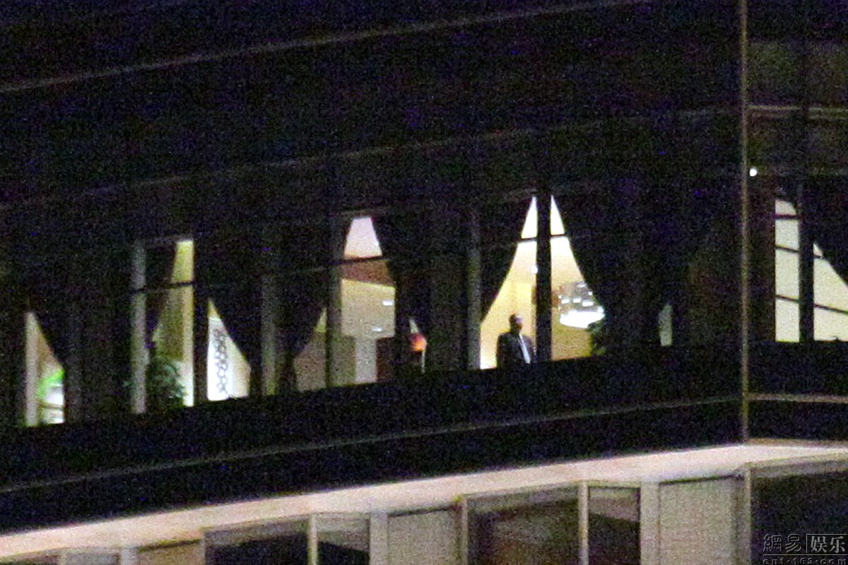 郭晶晶爸爸現身南沙酒店總統套房 指揮彩排現場