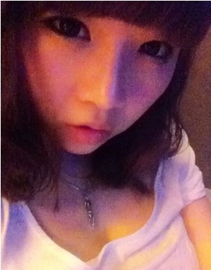 高曉松與嬌妻慶結(jié)婚紀(jì)念日微博自嘲 網(wǎng)友：會拍老婆馬屁了