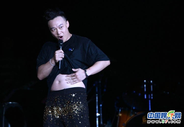 陳奕迅個唱現場賣萌耍寶