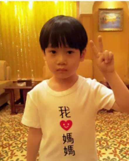 孟庭葦5歲兒子小寶弟近照。