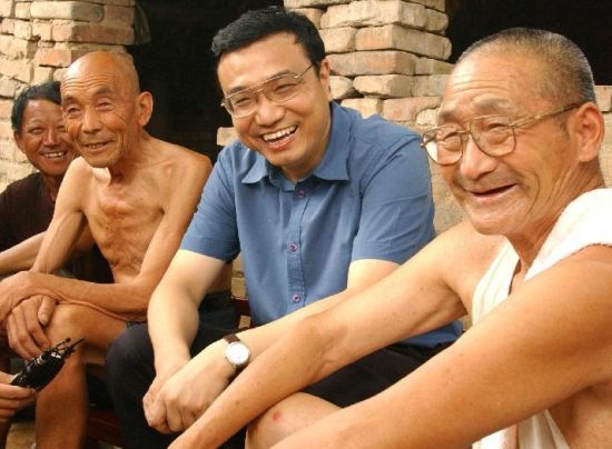 李克強在“棚改”過程中一再強調(diào)的“萬事民為先”這句話，成為他日後主政的核心理念。新華社