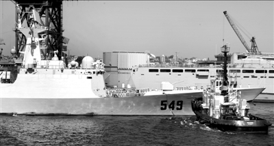 12月22日，中國海軍第十二批護航編隊“常州”號導彈護衛艦駛離澳大利亞悉尼花園島海軍基地。當天，中 國海軍第十二批護航編隊結束對澳大利亞的訪問，啟程回國。新華社發