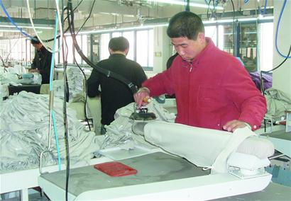 島城紡織、外貿加工企業(yè)缺工嚴重 不少工人春節(jié)后還返鄉(xiāng)不歸 春節(jié)前后企業(yè)招工最頭疼
