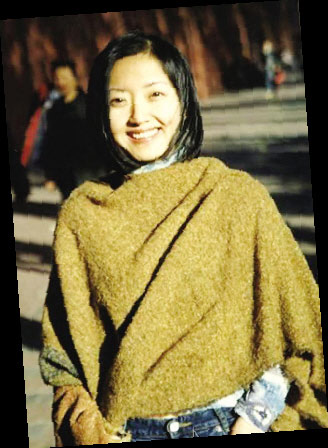 柴靜素顏離京獨自坐經濟艙 柴靜素顏離京獨自坐經濟艙
