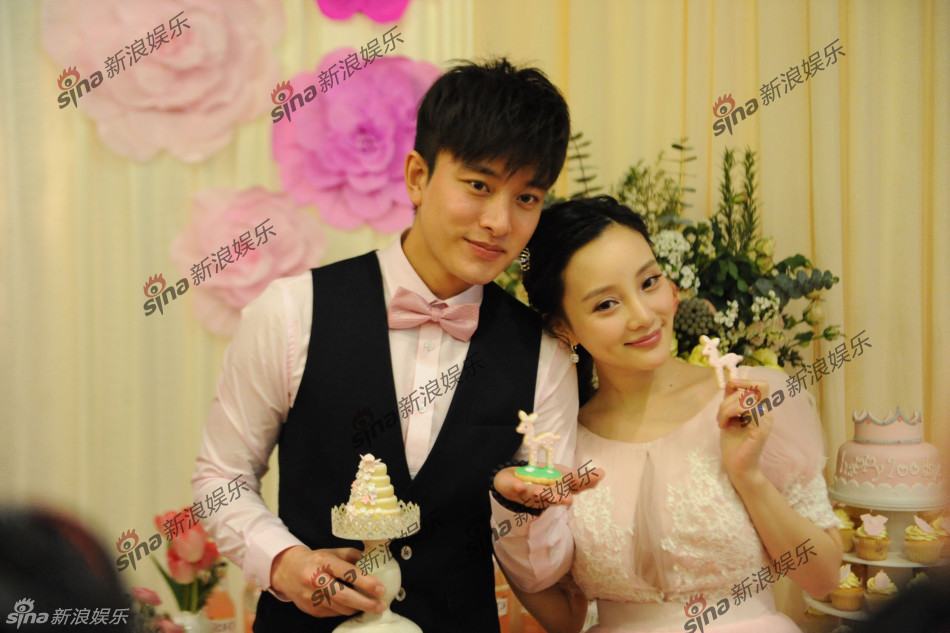 李小璐賈乃亮愛(ài)女百日宴 排場(chǎng)如童話世界霍思燕素顏現(xiàn)身