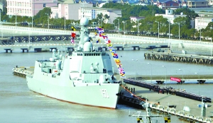 據(jù)新華社青島艦2月1日電由海軍北海艦隊(duì)3艘軍艦組成的中國(guó)海軍艦艇編隊(duì)，2月1日11時(shí)40分許按照預(yù)定計(jì)劃通過巴士海峽，進(jìn)入我國(guó)南海海域。