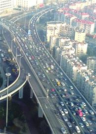 青島城區主干道嚴重擁堵