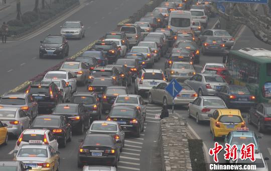 春節黃金周進入尾聲 各地迎返程客流高峰