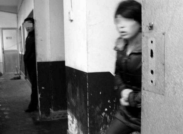 農民工齷齪行徑 常與站街女廝混