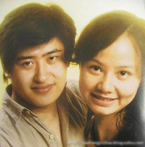 劉歡妻女罕見私房照 21歲女兒劉熠思金發潮人范