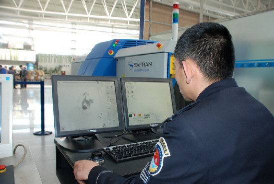青島機場引進CT安檢機 三維成像安檢更嚴