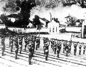 1943年10月，中國遠征軍第二次入緬作戰。圖為在云南新凱附近加緊訓練的遠征軍。
