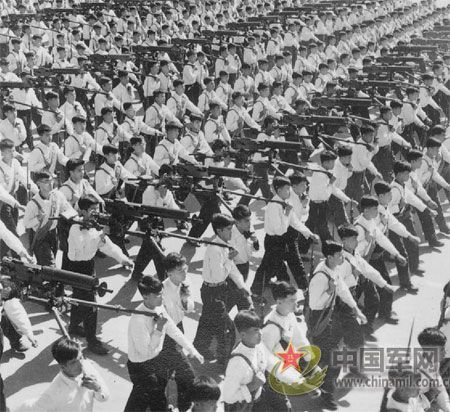 1959年國(guó)慶 逢十大閱兵盛況空前 1959年國(guó)慶 逢十大閱兵盛況空前