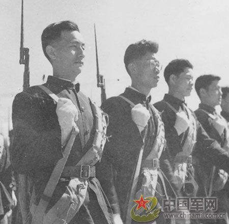 1958年國慶閱兵 民兵方隊規模空前(組圖)